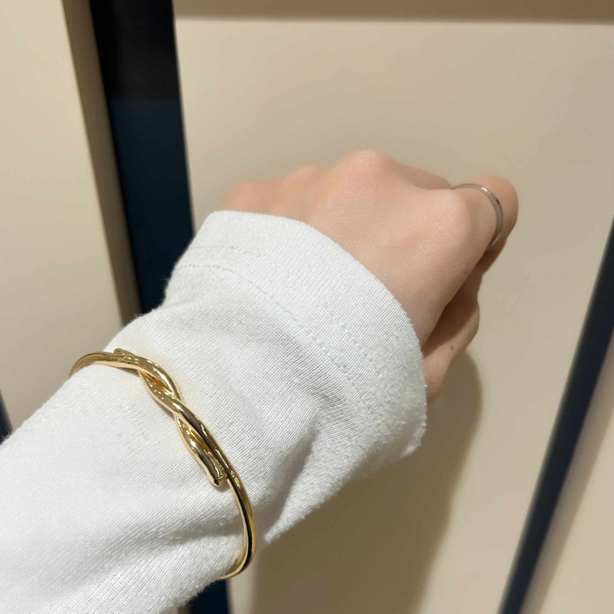 メタルバングルブレスレット