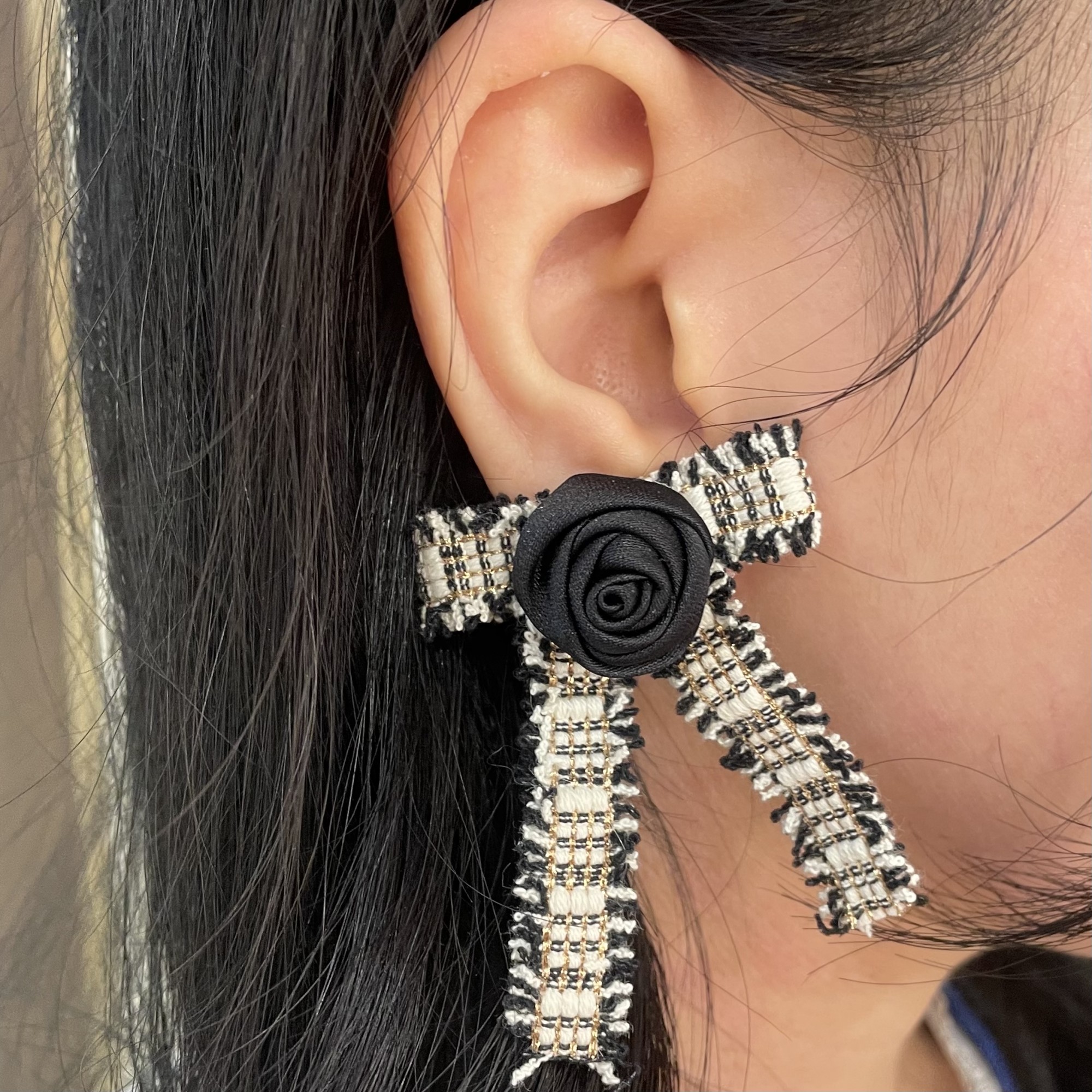 クラシカルローズイヤリング