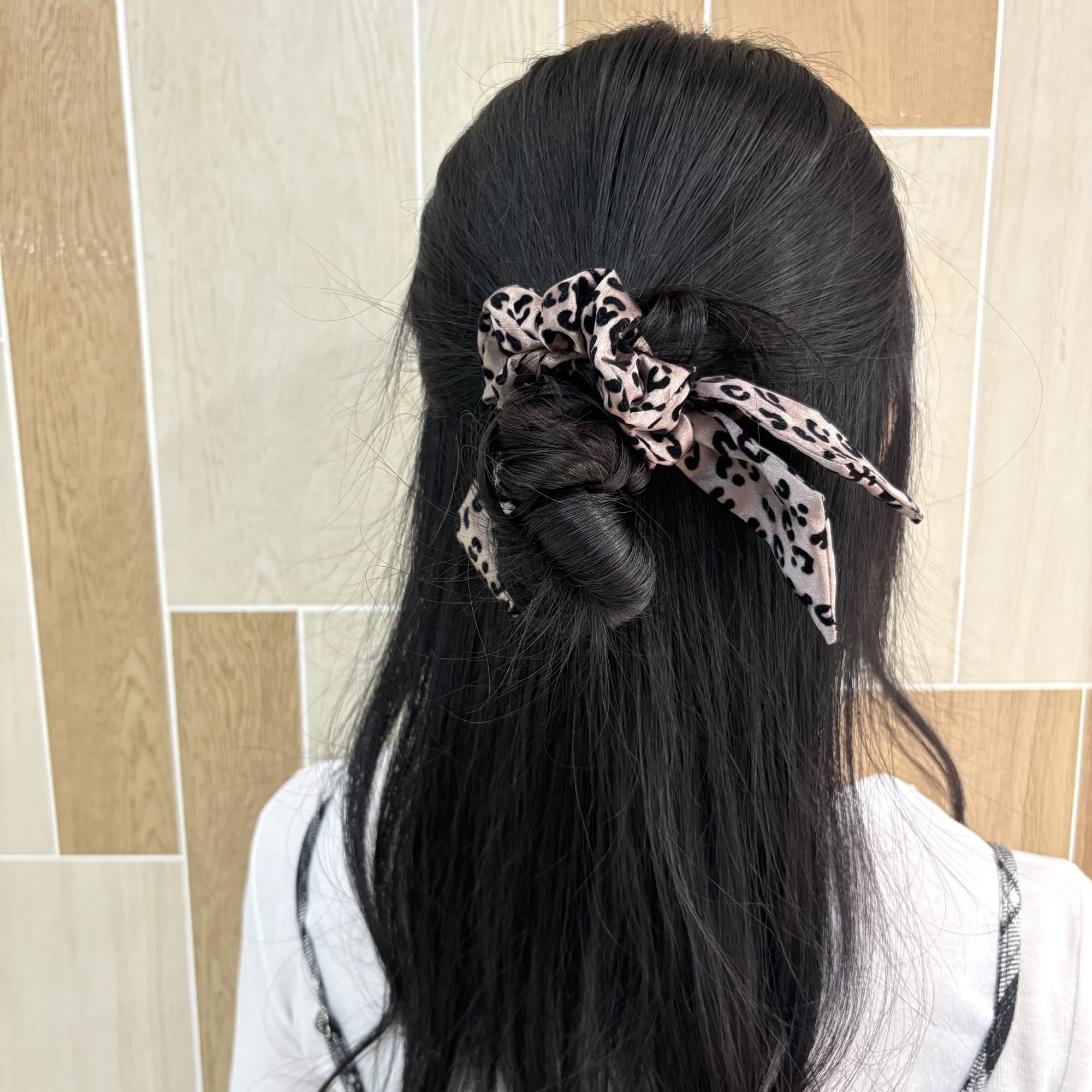 ヒョウ柄シュシュ