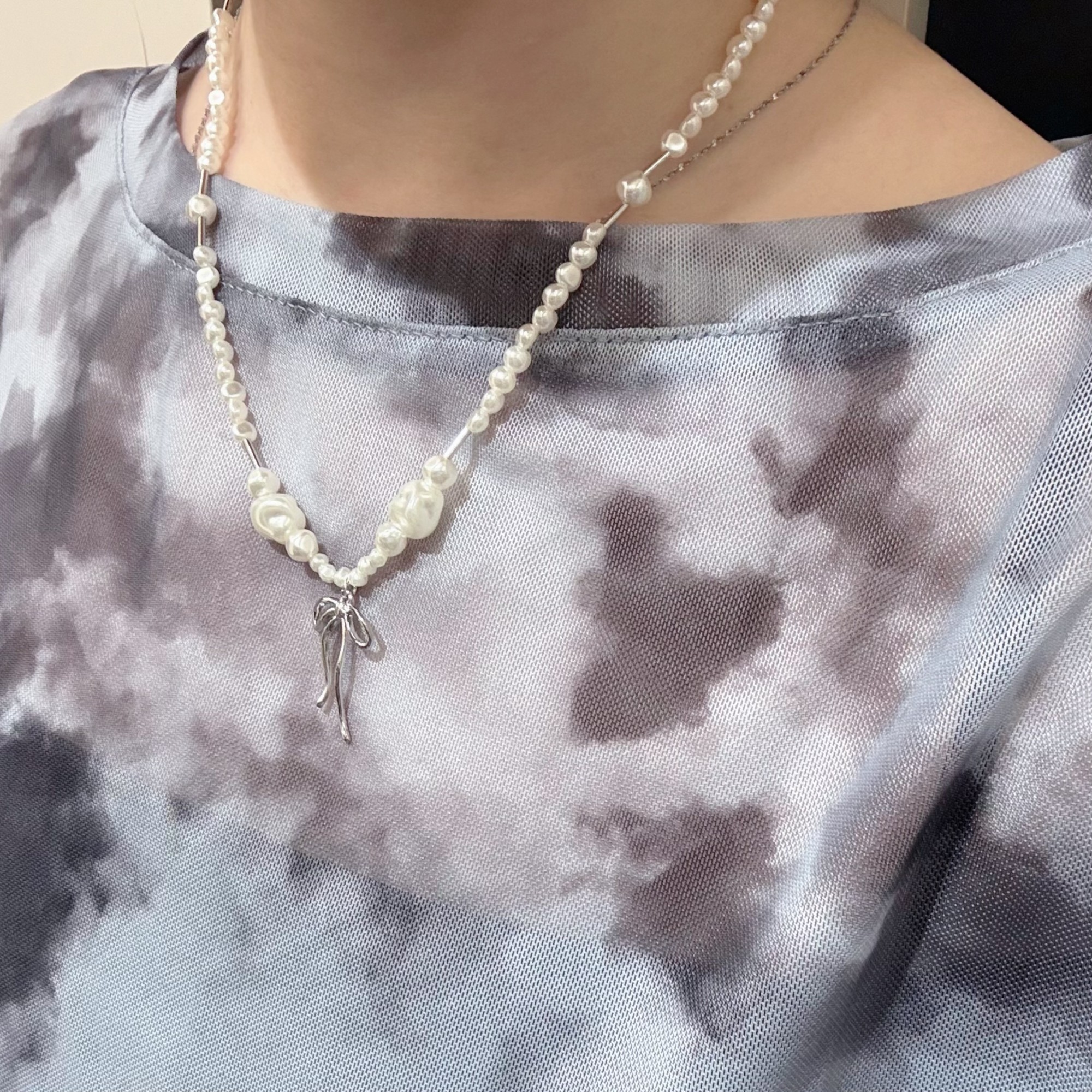 リボンネックレス