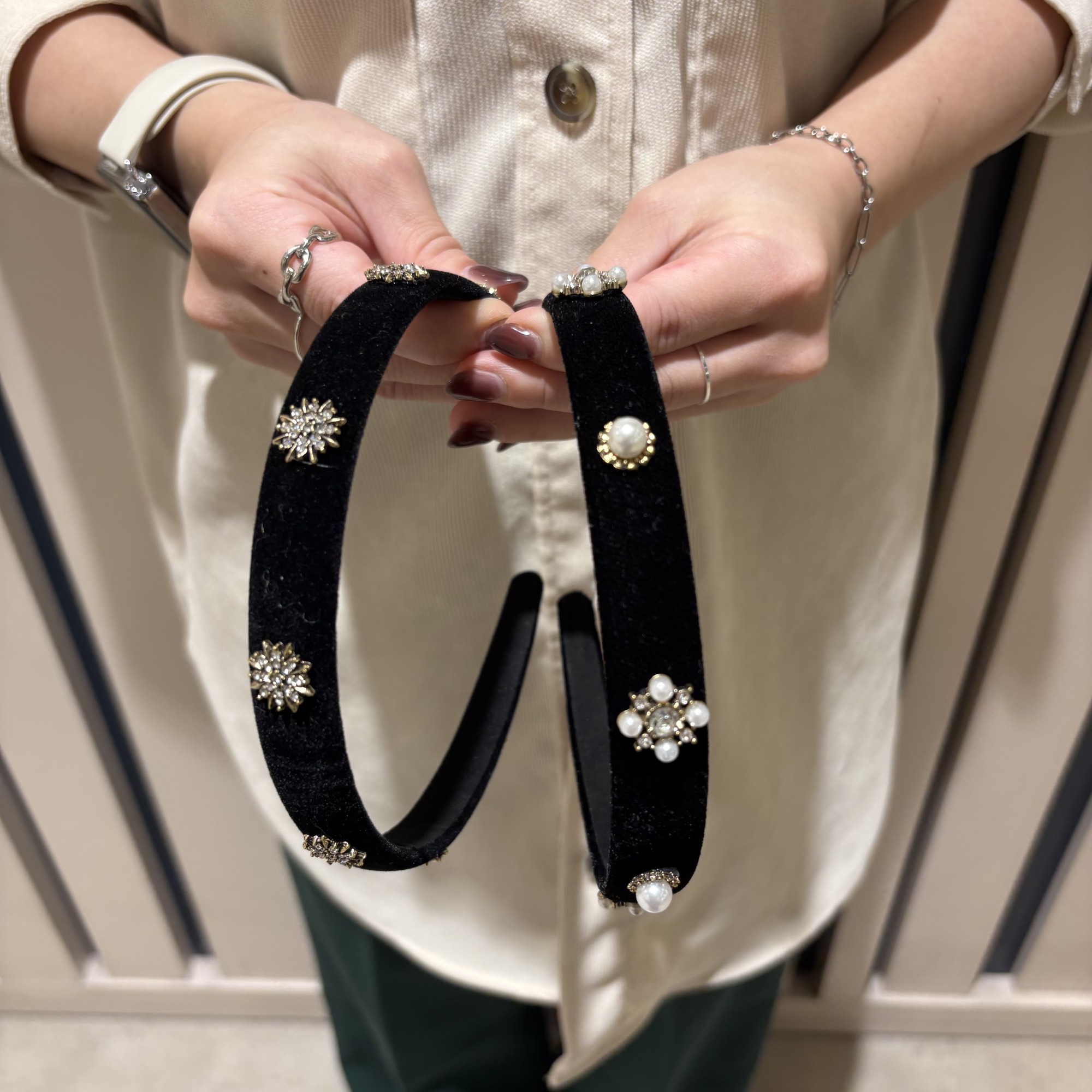 ビジューカチューシャ