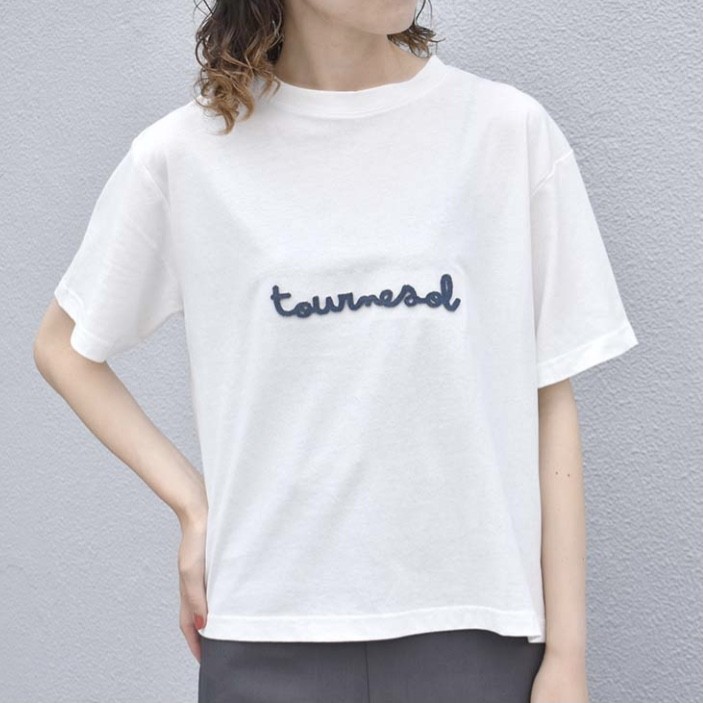 ブラシ刺繍ワイドクルーネックTシャツ